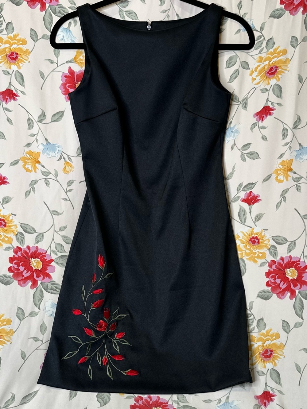 LAUNDRY BY SHELLI SEGAL VINTAGE 90s Black Midi Dress with Red Floral Embroidery